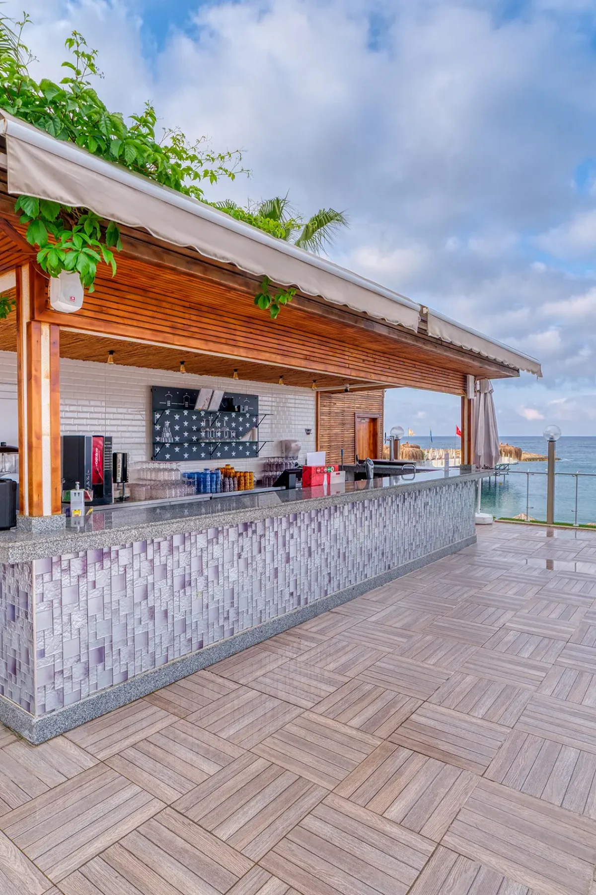pool-bar-001